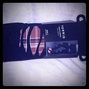 NEW torrid leggings distressed size 2